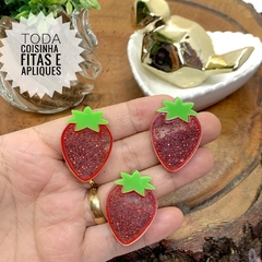 APLIQUE ACRÍLICO FRUTAS MORANGO - UNIDADE