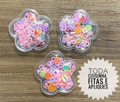 APLIQUE PLASTIFICADO MINI FLOR COM FRUTA - 3 UNIDADES