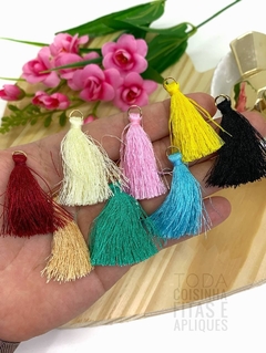 TASSEL COM ARGOLA - 10 UNIDADES