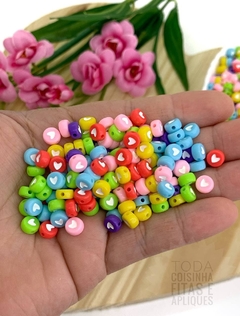 ENTREMEIO PARA PULSEIRAS CORAÇÃO COLORIDO - CR13 - 20 GRAMAS
