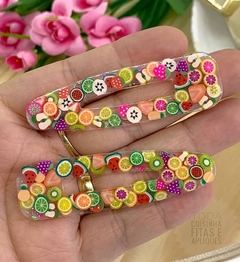 BARRINHA PARA HAIR CLIPS RESINA TRIÂNGULO - CONFETE FRUTINHAS - UNIDADE