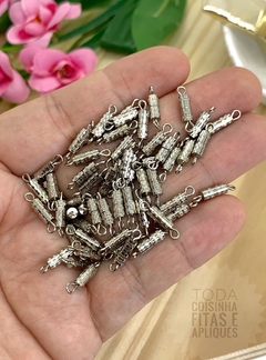 FECHO ROSCA PRATA COM ARGOLA - 2CM - 10 UNIDADES