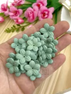 APLIQUE ACRÍLICO FLOR COM FURO M - VERDE - 10 GRAMAS