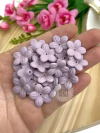 APLIQUE ACRÍLICO FLOR COM FURO M - LILÁS - 10 GRAMAS