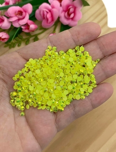 STRASS TERMOCOLANTE 5MM - AMARELO NEON - 10 GRAMAS