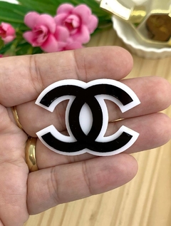 Imagem do APLIQUE ACRÍLICO CHANEL - UNIDADE