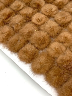 POM POM PELINHO ACHATADO 2,5 CM - 3 UNIDADES DA MESMA COR - loja online