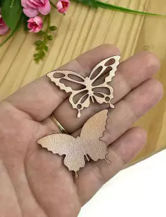 RECORTE BORBOLETA VAZADA DOURADA HOLOGRÁFIA 4,5CM - RCT15 - 2 PARES