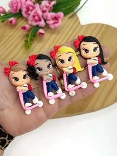 APLIQUE BISCUIT ESCOLAR ESTUDANTE PATINETE - BSC383 - UNIDADE