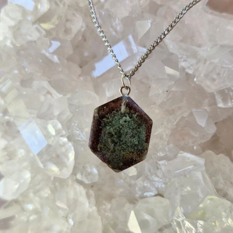 Pingente de Lodolita com Fecho de Prata 925 + Corrente Aço Inoxidável - comprar online