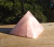 Pirâmide Quartzo Rosa 415 g na internet