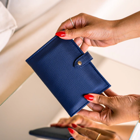 Porta Passaporte Individual Azul Marinho - comprar online