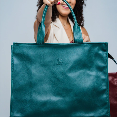 Bolsa Antonella Prada Oliva sem divisórias - comprar online