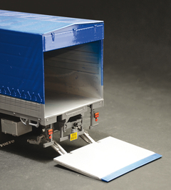 Italeri - 3945 - Volvo F16 Globetrotter Canvas - 1:24 - loja online