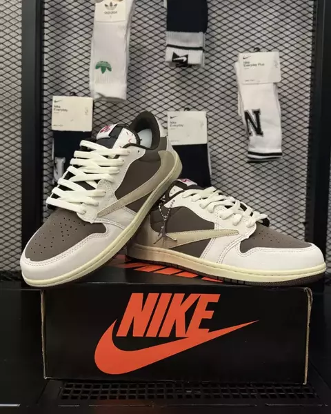 TÊNIS JORDAN 1 X TRAVIS REVERSE MOCHA - comprar online