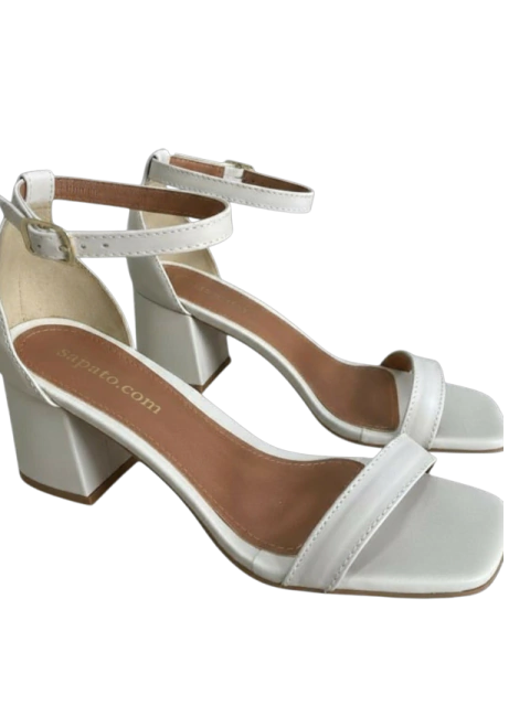 Sandália Gisele Couro Off White/ Salto BLOCO - comprar online