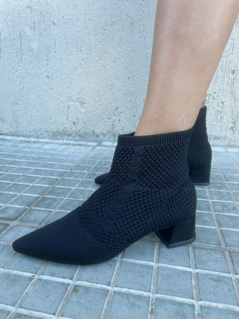 Bota Valentina Malha Knit Preta /Salto Bloco Baixo - comprar online