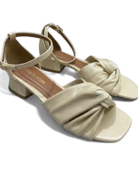 Sandália Cláudia Trama Pelica Crema Perolado/ Salto Bloco BAIXO - comprar online