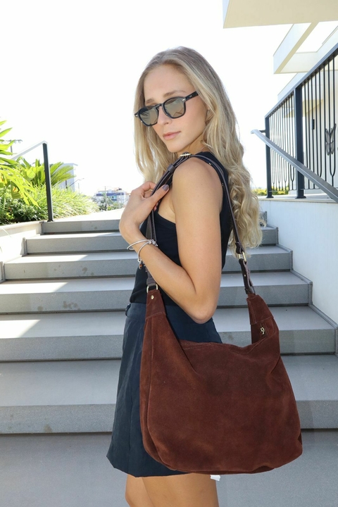 Bolsa Iris M Couro Camurça Café/ Ouro - comprar online