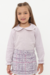 Blusa Liz é super confortável. Ela tem modelagem mais soltinha, elástico bem molinho nas mangas, formando um detalhe de babadinhos nos punhos, e gola redonda com friso off-white. O fechamento é nas costas com botão de resina ecológica. Petit Môme