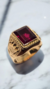 ANILLO CABALLLERO CON CORONAS - RUBI - Oro 18k 10GRS - comprar online