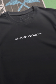 CAMISETA "BEIJO OU GOLE"