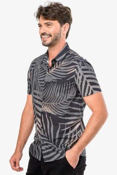 CAMISA ESTAMPADA TROPICAL - comprar online