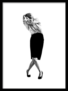 MOVING WOMAN 05