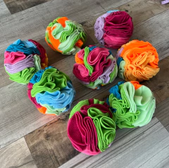 Imagen de Pelota olfativa artesanal - para perros y gatos