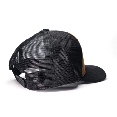 Boné Camurça Caramelo Aba Preto Rede Preto Tag Preto - Castro Leão