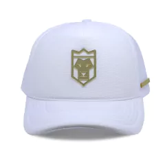 Boné Branco Tag Dourado Espelhado na internet