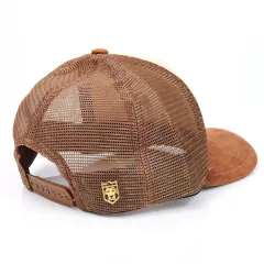 Boné Caramelo Frente Bege Tag Dourada Espelhada - loja online
