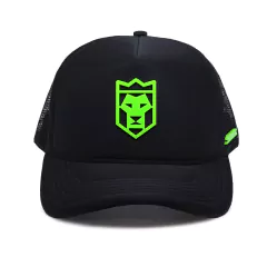 Boné Preto com Tag Verde na internet