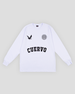 A Selected Long Tee tem caimento regular, barra alongada e mangas ligeiramente oversized, com ribana canelada nos punhos. Gola especial em ribana e reforço interior de ombro a ombro para garantir um caimento bom e uma durabilidade alta.