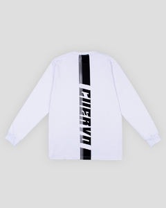 A Back-to-Back Long Tee tem caimento regular, barra alongada e mangas ligeiramente oversized, com ribana canelada nos punhos. Gola especial em ribana e reforço interior de ombro a ombro para garantir um caimento bom e uma durabilidade alta.
