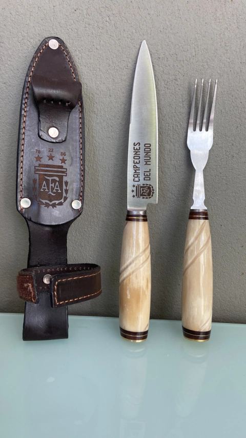 SET CUCHILLO Y TENEDOR CAMPEONES DEL MUNDO