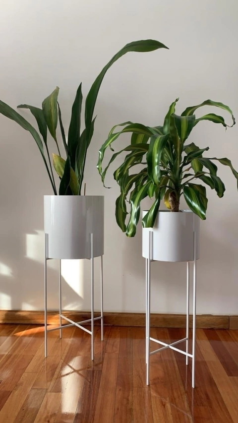 PORTA MACETAS DE HIERRO