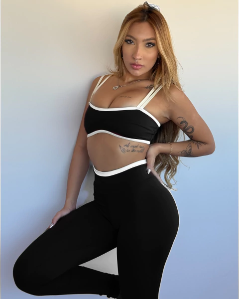 Conjunto Fitness Black&Off Top duplo tiras + calça