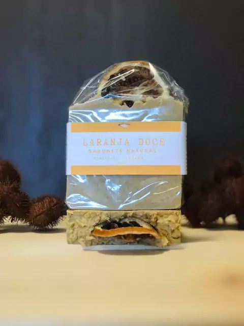 SABONETE NATURAL LARANJA E ARGILA AMARELA - ENERGIZANTE E TERAPÊUTICO