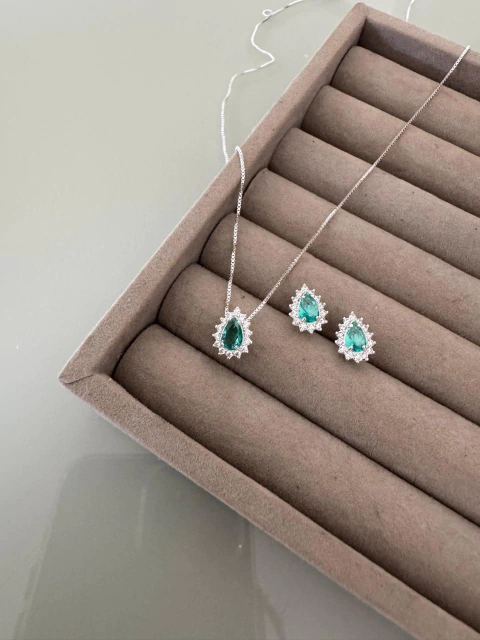 CONJUNTO BRINCO E COLAR GOTA COM CRAVEJADO