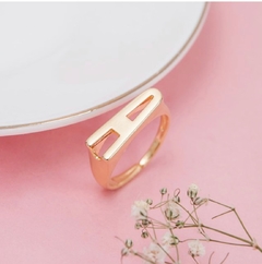 Anel Letra Liso Ajustável com Banho em Ouro 18k - comprar online