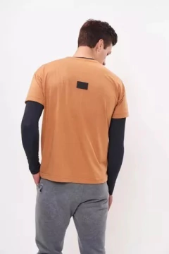 REMERA ASTOR - MIWOK en internet