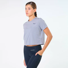 STOPWATCH CROP TEE BLACK / SAUCONY en internet