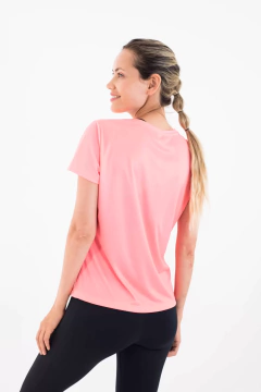 REMERA DORA / MIWOK en internet