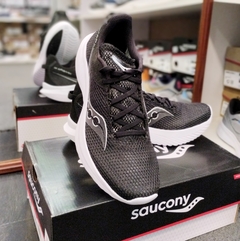 ZAPATILLA HOMBRE KINVARA 14 - Black / SAUCONY - RunStore