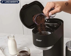 CAFETERA LATTE OSTER® CON ESPUMADOR OBVSTDC02B-054AR - comprar online