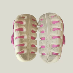 CROCS - TALLE AR 21,5 - ROSA Y BLANCO - PilchaGo