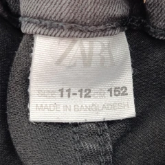 PANTALÓN JEAN - ZARA - TALLE 11 AÑOS - NEGRO en internet