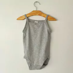 BODY MUSCULOSA - H&M - TALLE 9 A 12 MESES - GRIS