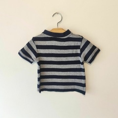 CHOMBA - PRIMARK - TALLE 6 A 9 MESES - RAYAS AZUL Y GRIS